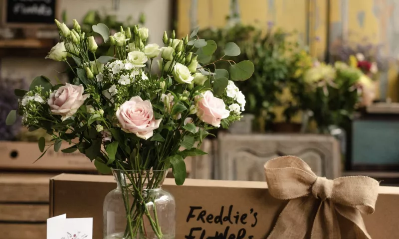 Freddie's Flowers Subscription and Vase