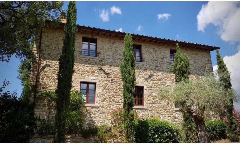 LA DOLCE VITA, A WEEK IN THE SUMPTUOUS TUSCAN VILLA CALCINA FOR TEN PEOPLE