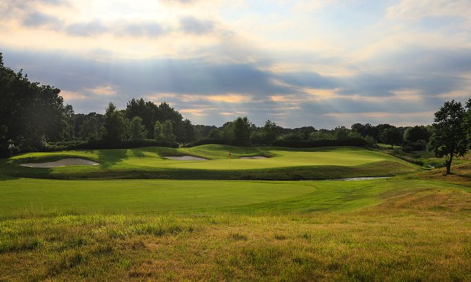CHANCE TO PLAY AT THE EXCLUSIVE WISLEY GOLF CLUB