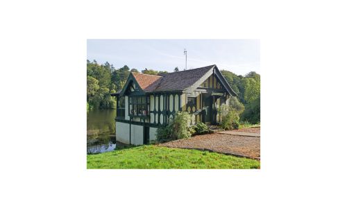Overnight stay at the Boathouse, Dundas Estate