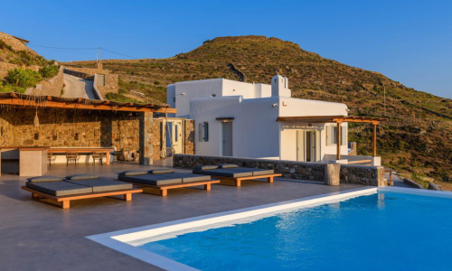 PRIVATE VILLA ON MYKONOS FOR FIVE NIGHTS FOR 6 PEOPLE