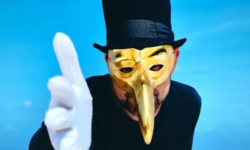 CLAPTONE MASK, HAT, GLOVES AND TOP