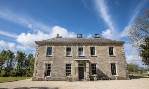 One week at Tresillian House for 12-18 guests